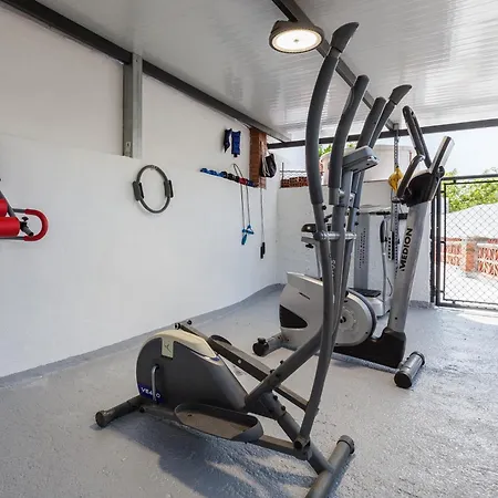 Cal Ramon Con Piscina Feriehus Rubí